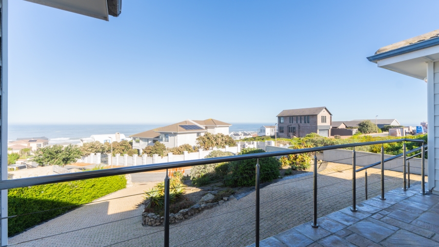 4 Bedroom Property for Sale in Yzerfontein Western Cape